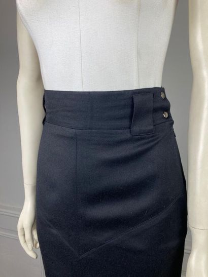 ALAIA

Jupe courte ajustée en gabardine de...