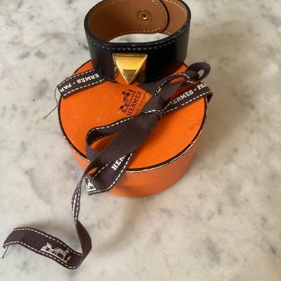 HERMES Paris made in France

Bracelet en...