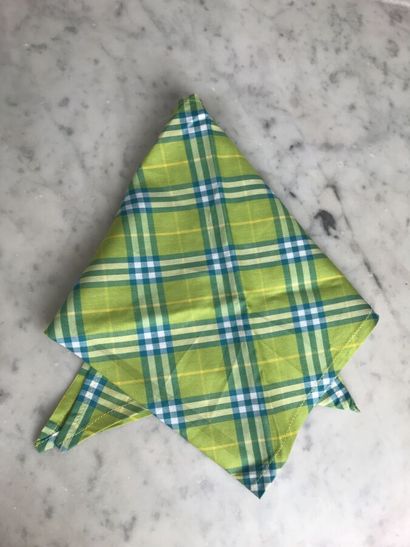 BURBERRY

Bandana triangle en coton imprimé...