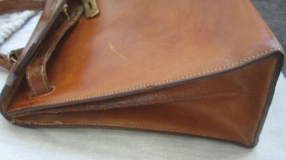 HERMES Paris

Kelly 32 bag in beige pigskin,...