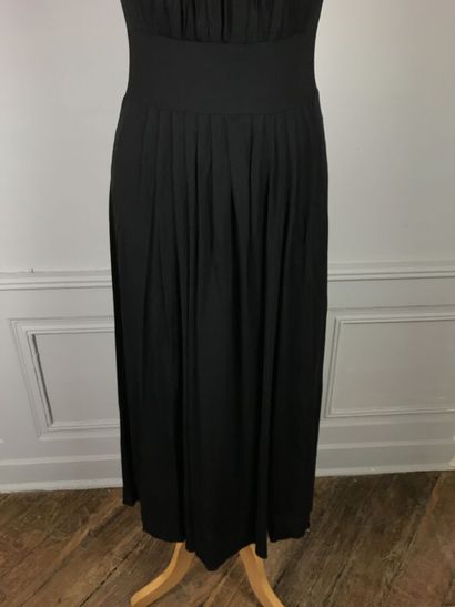 CSANDRA 

Haute Couture

Robe mi-longue en...