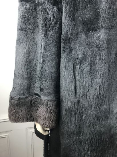 RIZAL

Parka 7/8ème réversible en castor...