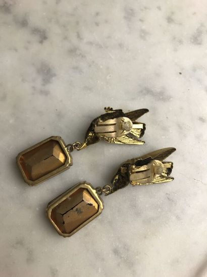 ANONYME

Lot comprenant une paire de boucles...