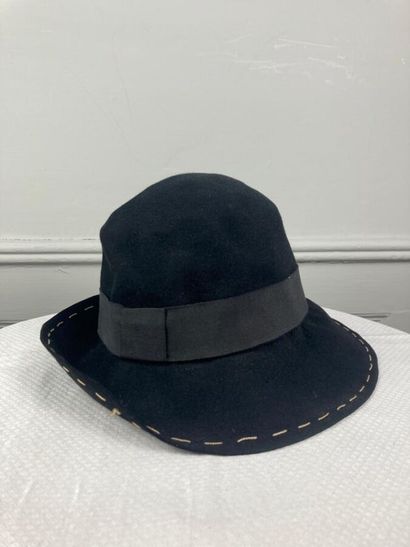 CERRUTI 1881

Chapeau mou en feutre noir,...