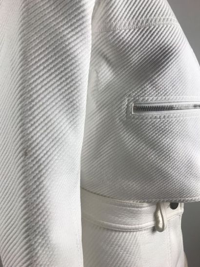 COURREGES

Ensemble en coton blanc surpiqué...