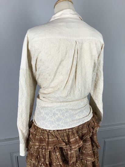 CALLAGHAN

Ensemble comprenant une blouse...
