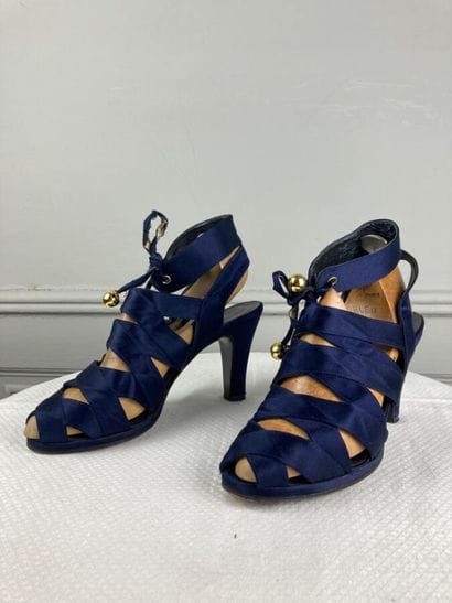CHRISTIAN LACROIX by Sidonie Larizzi

Pair...