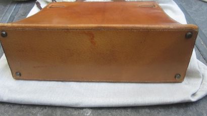 HERMES Paris

Kelly 32 bag in beige pigskin,...
