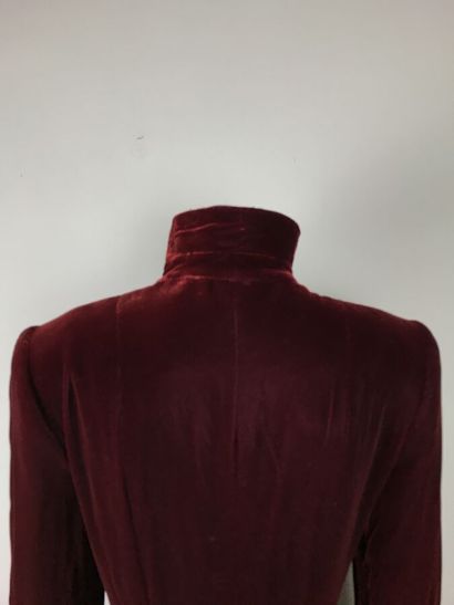 NINA RICCI 

Bolduc portant les inscriptions...
