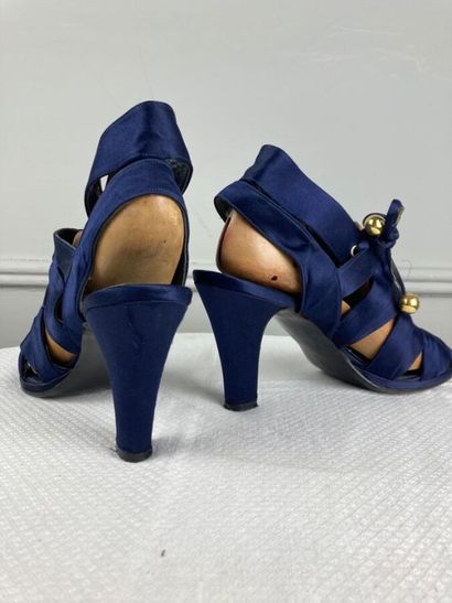 CHRISTIAN LACROIX by Sidonie Larizzi

Pair...