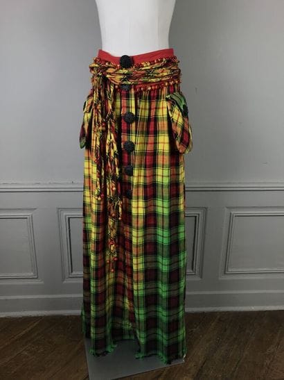 LIE SANG BONG

Jupe extra longue ou robe...