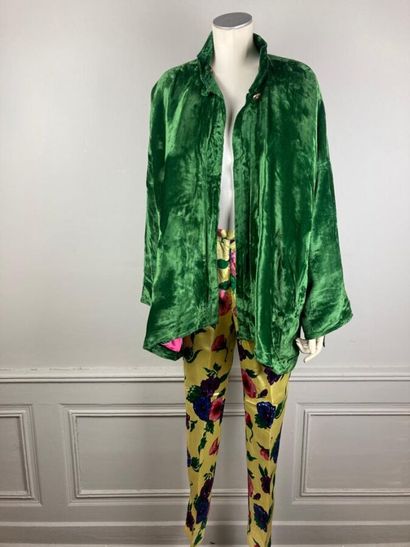 WILLY VAN ROOY

Ensemble comprenant une veste...