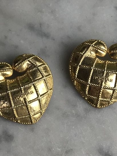ROCHAS

Lot comprenant deux broches identiques,...