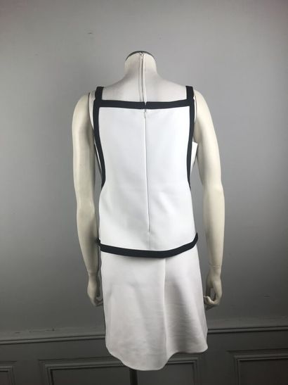 COURREGES numéro 093867 et 093950, circa...