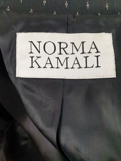 NORMA KAMALI

Veste noire à motif blanc,...