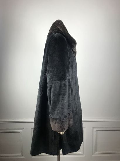 RIZAL

Parka 7/8ème réversible en castor...