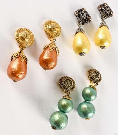 ANONYME

Lot comprenant trois paires de pendants...