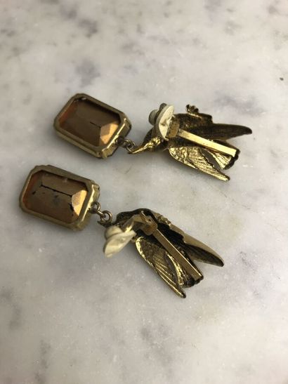 ANONYME

Lot comprenant une paire de boucles...