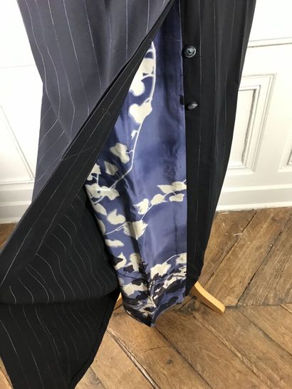 KENZO

Ensemble en crêpe marine à rayures...