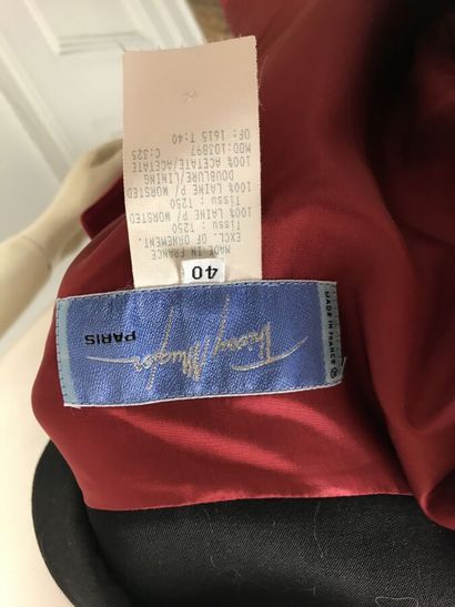 THIERRY MUGLER

Circa 1990

Veste en gabardine...