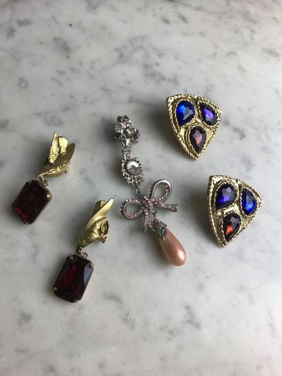 ANONYME

Lot comprenant une paire de boucles...