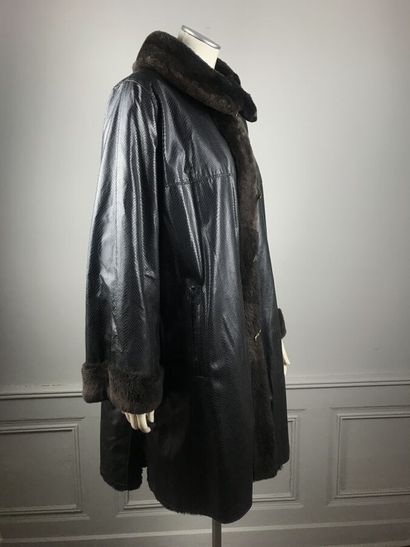 RIZAL

Parka 7/8ème réversible en castor...