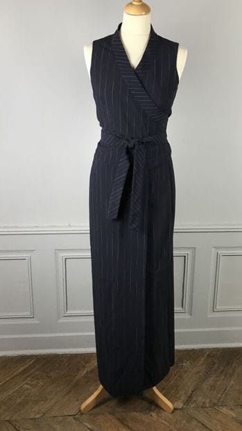 KENZO

Ensemble en crêpe marine à rayures...
