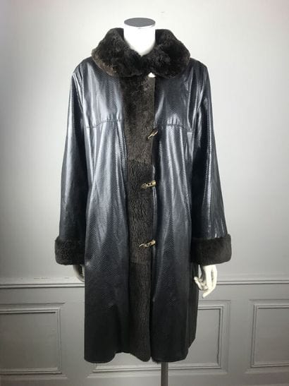 RIZAL

Parka 7/8ème réversible en castor...
