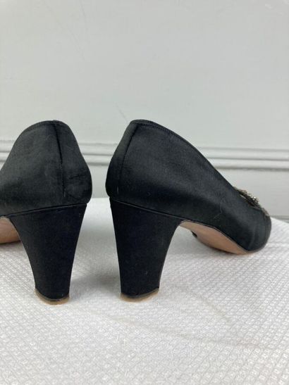 SALVATORE FERRAGAMO

Paire d'escarpins en...