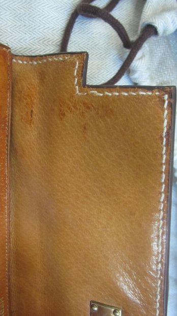 HERMES Paris

Kelly 32 bag in beige pigskin,...