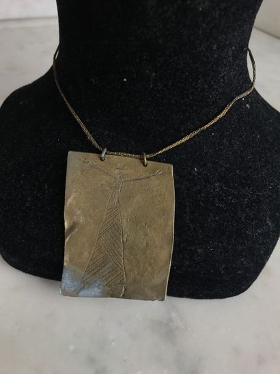 ISABEL MARANT

Lot comprenant deux pendentifs...