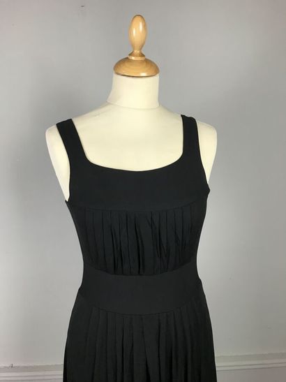 CSANDRA 

Haute Couture

Robe mi-longue en...