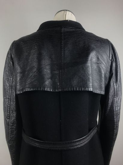COURREGES

Manteau 7/8ème en drap de laine...