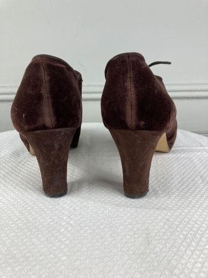 PHILIPPE MODEL

Paire de richelieu en velours...