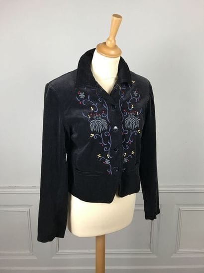 JUNGLE JAP

Veste en velours de coton noir...