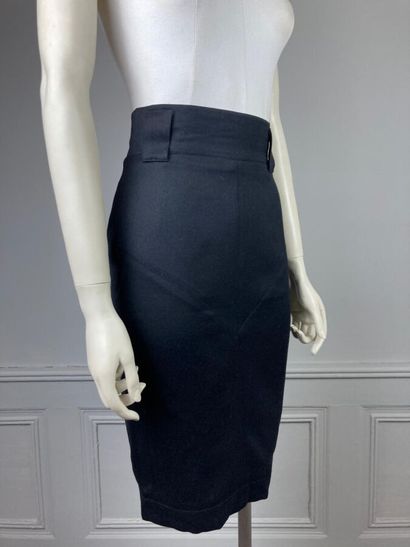 ALAIA

Jupe courte ajustée en gabardine de...