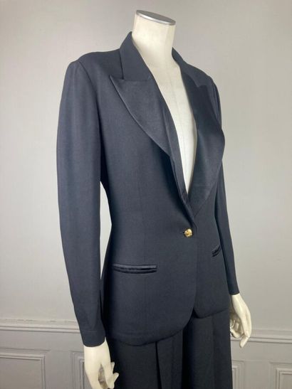 SONIA RYKIEL

Costume pantalon façon smoking...