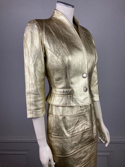 JUNKO SHIMADA

Ensemble en cuir métallisé...
