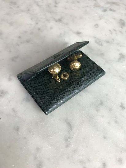 LOUIS VUITTON

Lot including a pair of gilded...
