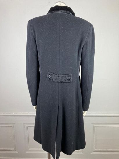 FUTURE OZBEK

Manteau 7/8 en lainage noir,...