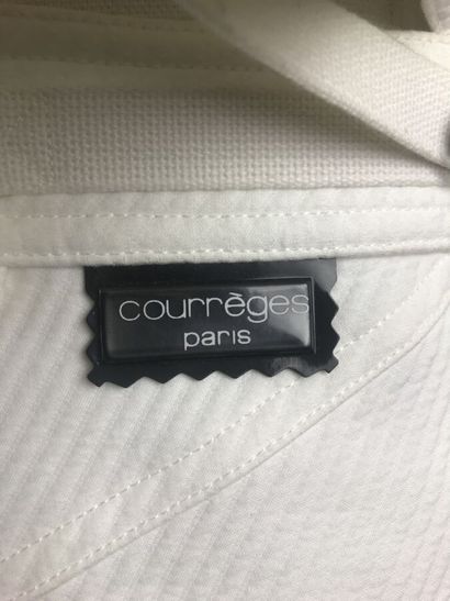 COURREGES

Ensemble en coton blanc surpiqué...