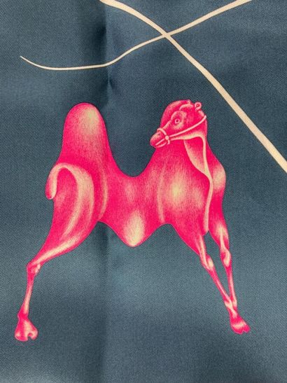 HERMES Paris

Carré en twill de soie imprimée...