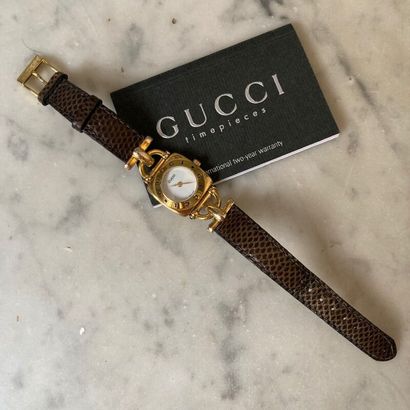 GUCCI

Montre modèle 6300 L, cadran en métal...