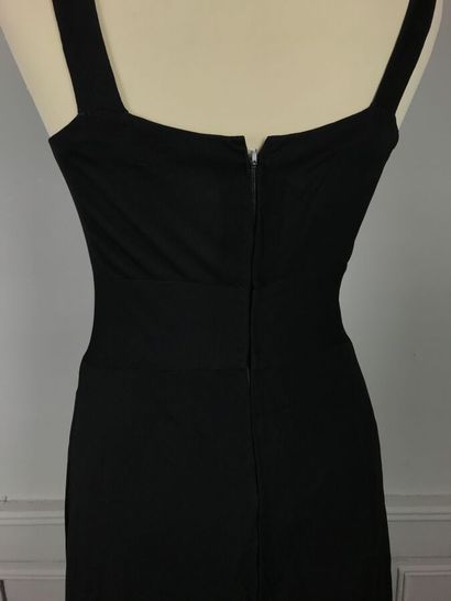 CSANDRA 

Haute Couture

Robe mi-longue en...