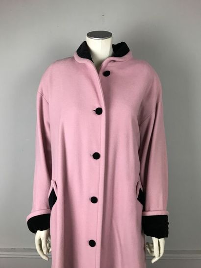 CHANTAL THOMASS

Manteau long en drap rose,...