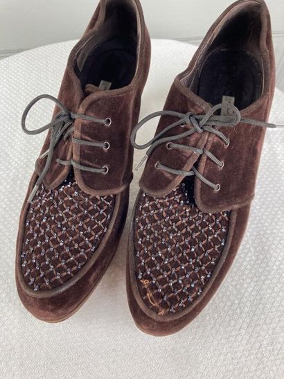 PHILIPPE MODEL

Paire de richelieu en velours...