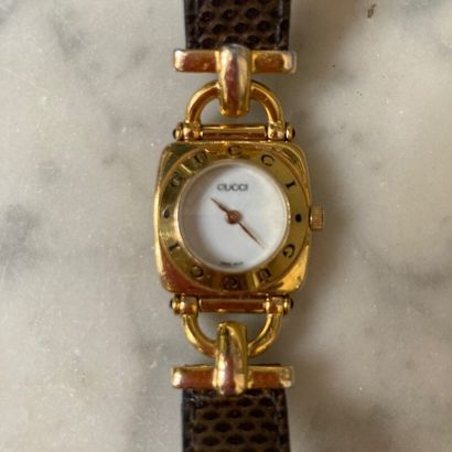 GUCCI

Montre modèle 6300 L, cadran en métal...