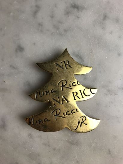 NINA RICCI

Lot comprenant un objet de vitrine...