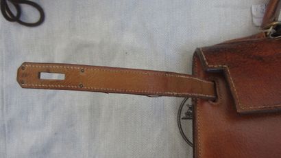HERMES Paris

Kelly 32 bag in beige pigskin,...