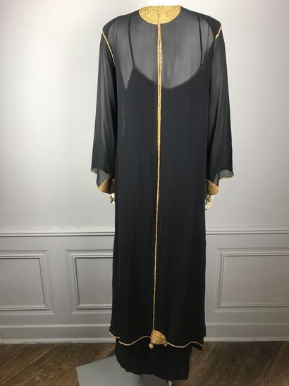 CHLOE

Ensemble en crêpe de soie noir gansé...